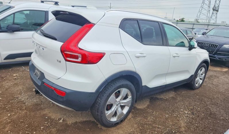 
VOLVO XC40 T4 MOMENTUM, 2020 (2019) full									