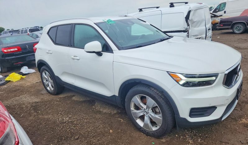 
VOLVO XC40 T4 MOMENTUM, 2020 (2019) full									