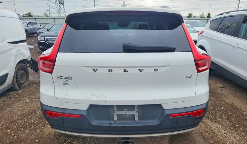 
VOLVO XC40 T4 MOMENTUM, 2020 (2019) full									