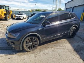 VOLKSWAGEN TIGUAN SE R-LINE BLACK, 2021 (2020)