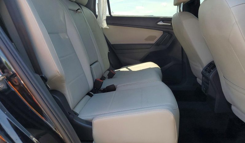 
VOLKSWAGEN TIGUAN SE R-LINE BLACK, 2021 (2020) full									