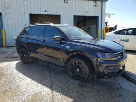VOLKSWAGEN TIGUAN SE R-LINE BLACK, 2021 (2020)