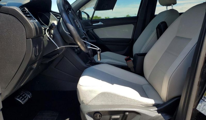 
VOLKSWAGEN TIGUAN SE R-LINE BLACK, 2021 (2020) full									