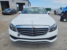 
MERCEDES-BENZ E 300, 2018 full									