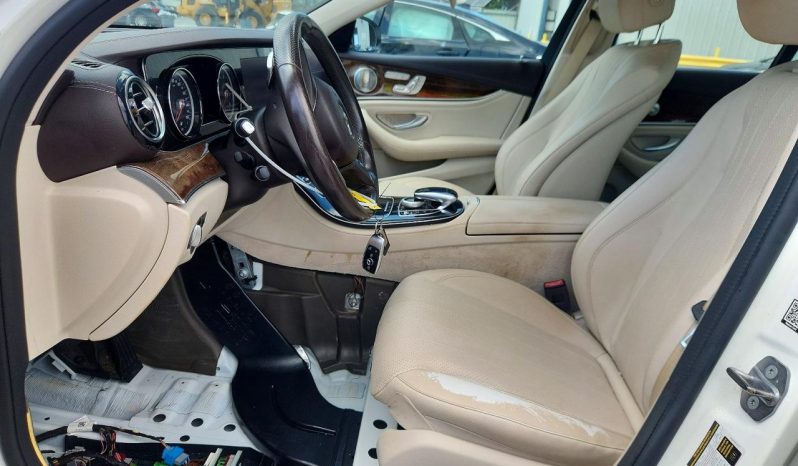 
MERCEDES-BENZ E 300, 2018 full									