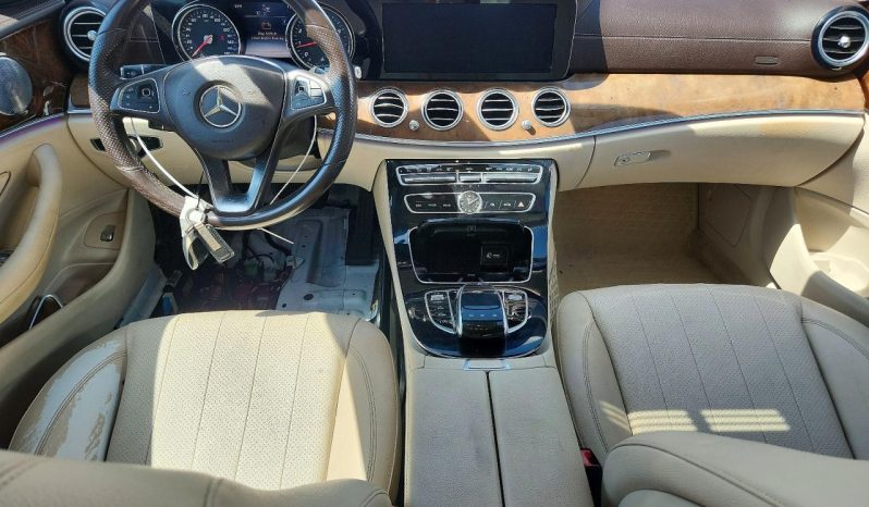 
MERCEDES-BENZ E 300, 2018 full									