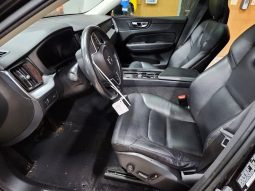 
VOLVO XC60 T6 MOMENTUM, 2018 (2017) full									