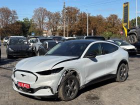 FORD MUSTANG MACH-E PREMIUM, 2021 (2020)