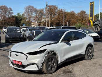 FORD MUSTANG MACH-E PREMIUM, 2021 (2020)
