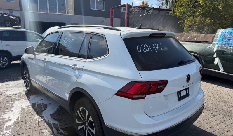 
VOLKSWAGEN TIGUAN S, 2023 (2022) full									